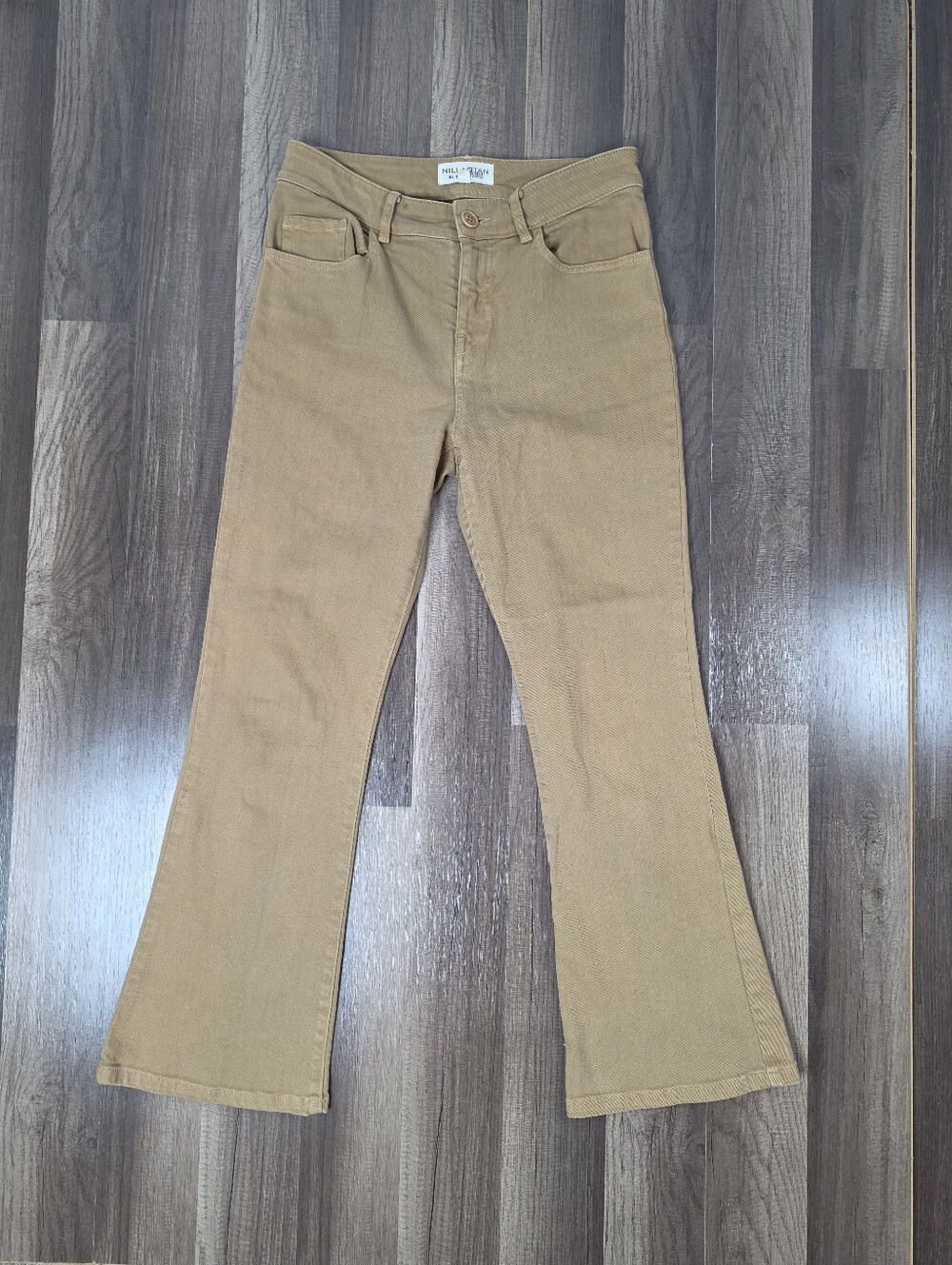 Nili Lotan Cropped Flare Stretch bootcut Jeans Nuetral Quiet Luxury Classic. 2